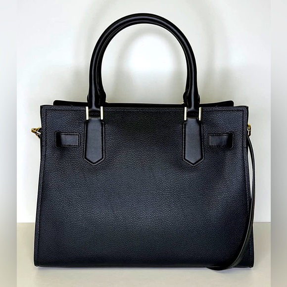 Product Details
fabric type
Leather
Source - Picture 2 of 2